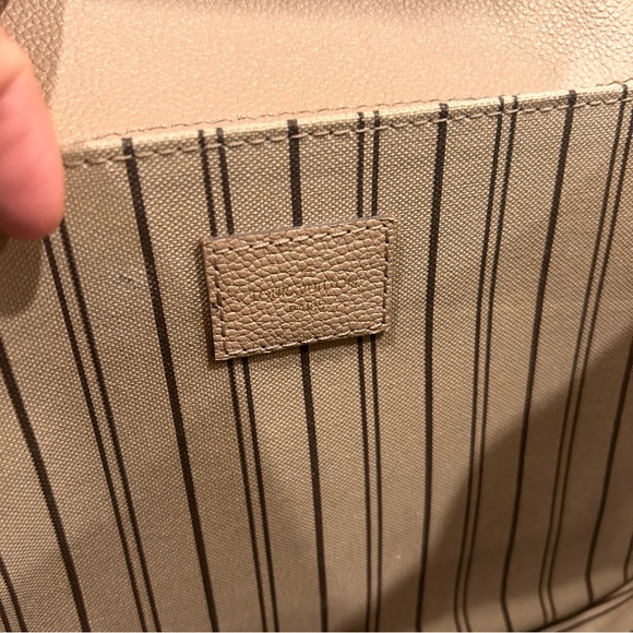 Louis Vuitton Pochette Metis handbag in turtle dove - Comes with box and dustbag - Picture 6 of 15